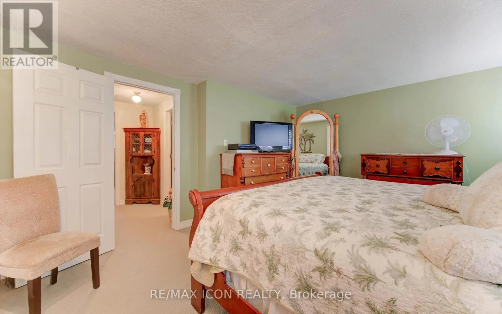 57 - 49 CEDARWOODS CRESCENT