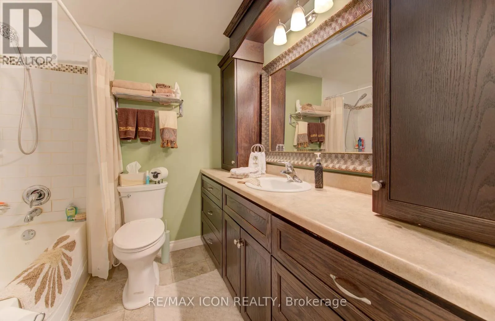 57 - 49 CEDARWOODS CRESCENT