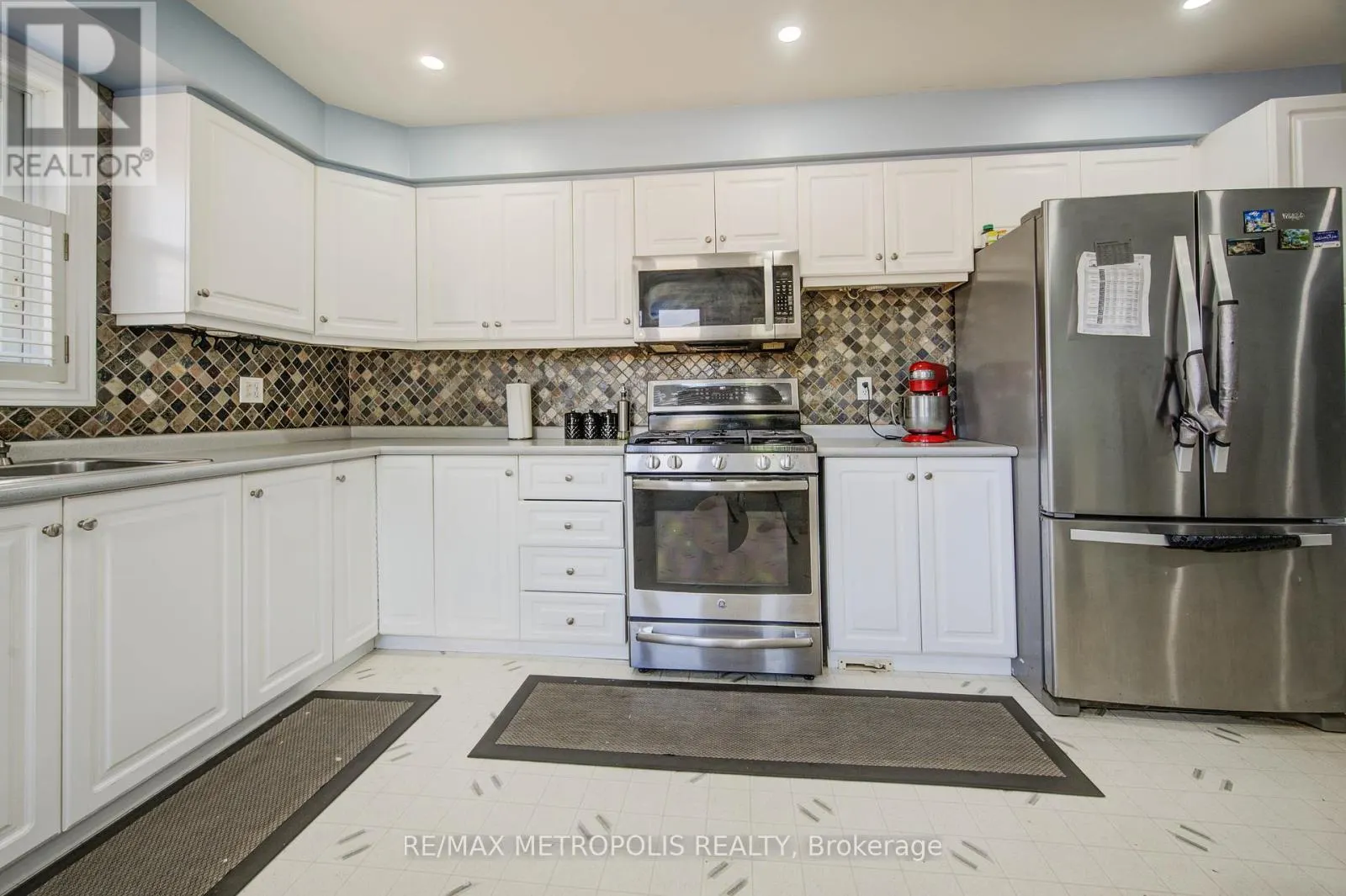 258 SAGINAW PARKWAY