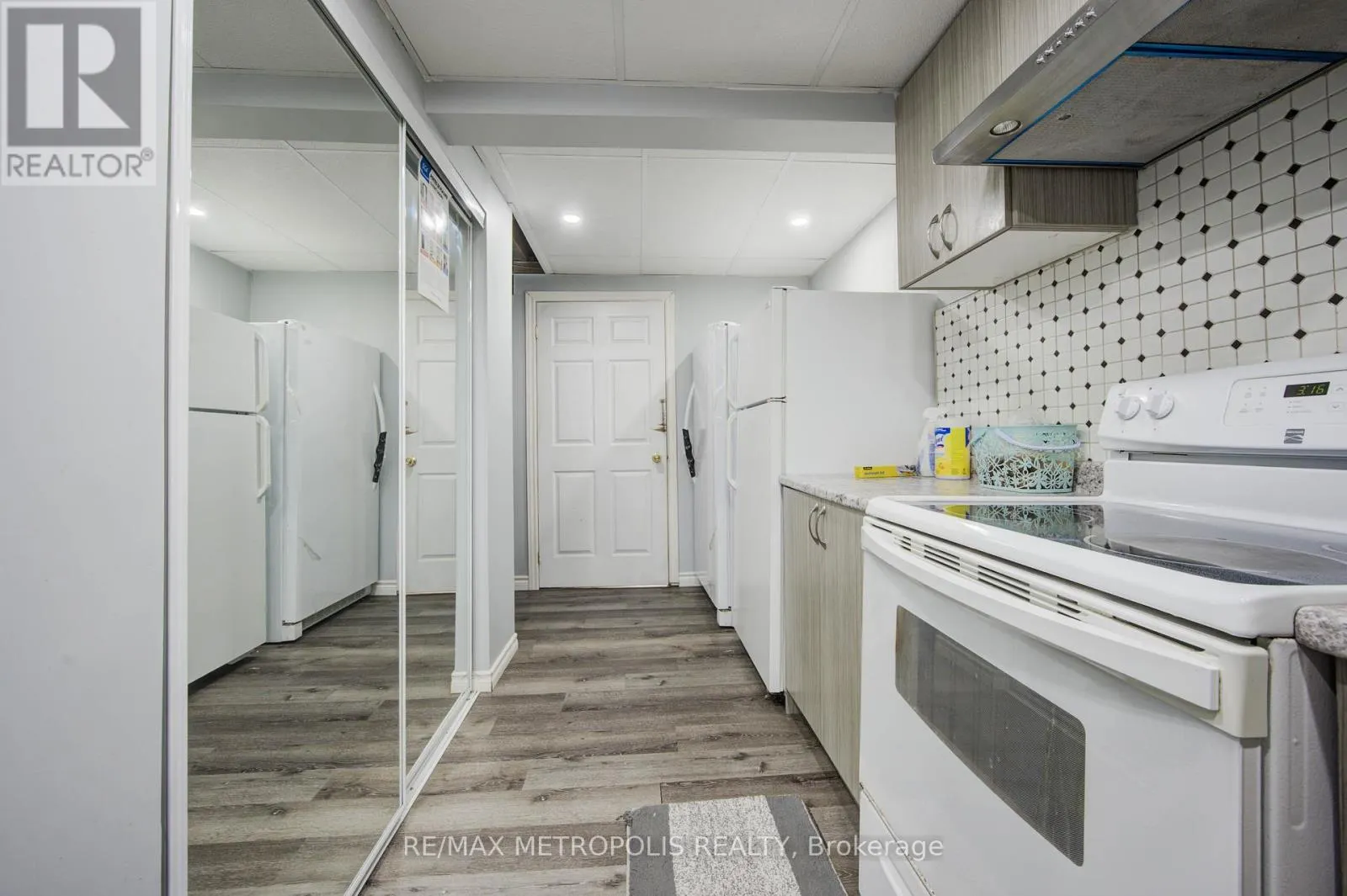 258 SAGINAW PARKWAY