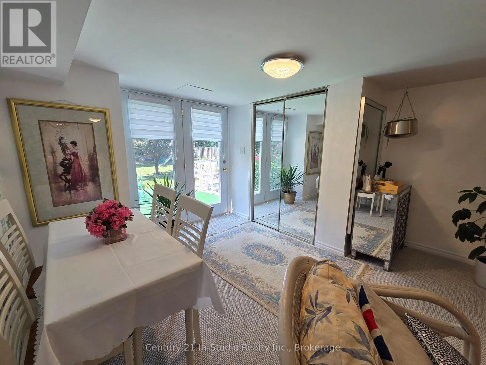 2 - 198 LEOPOLD STREET S, #2