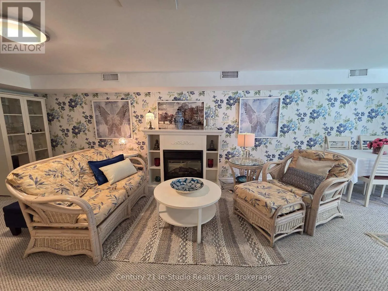 2 - 198 LEOPOLD STREET S, #2