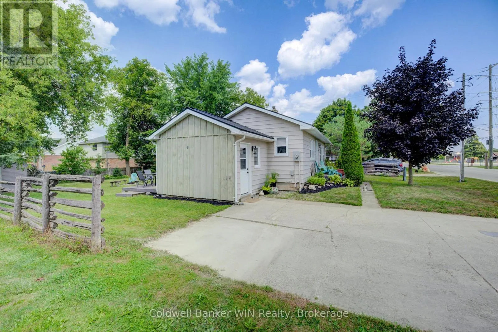 383 WELLINGTON STREET E