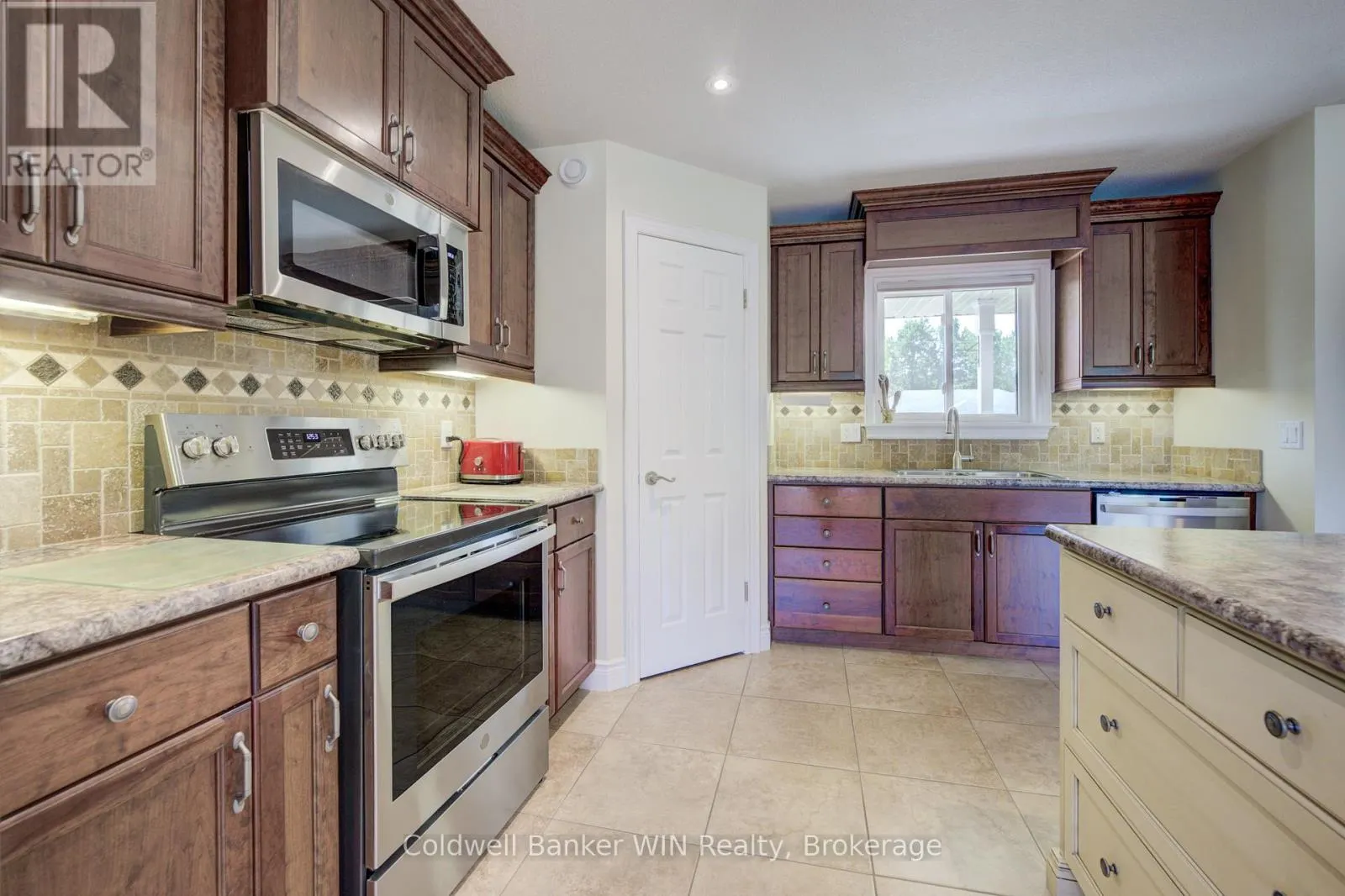22 REGENCY DRIVE