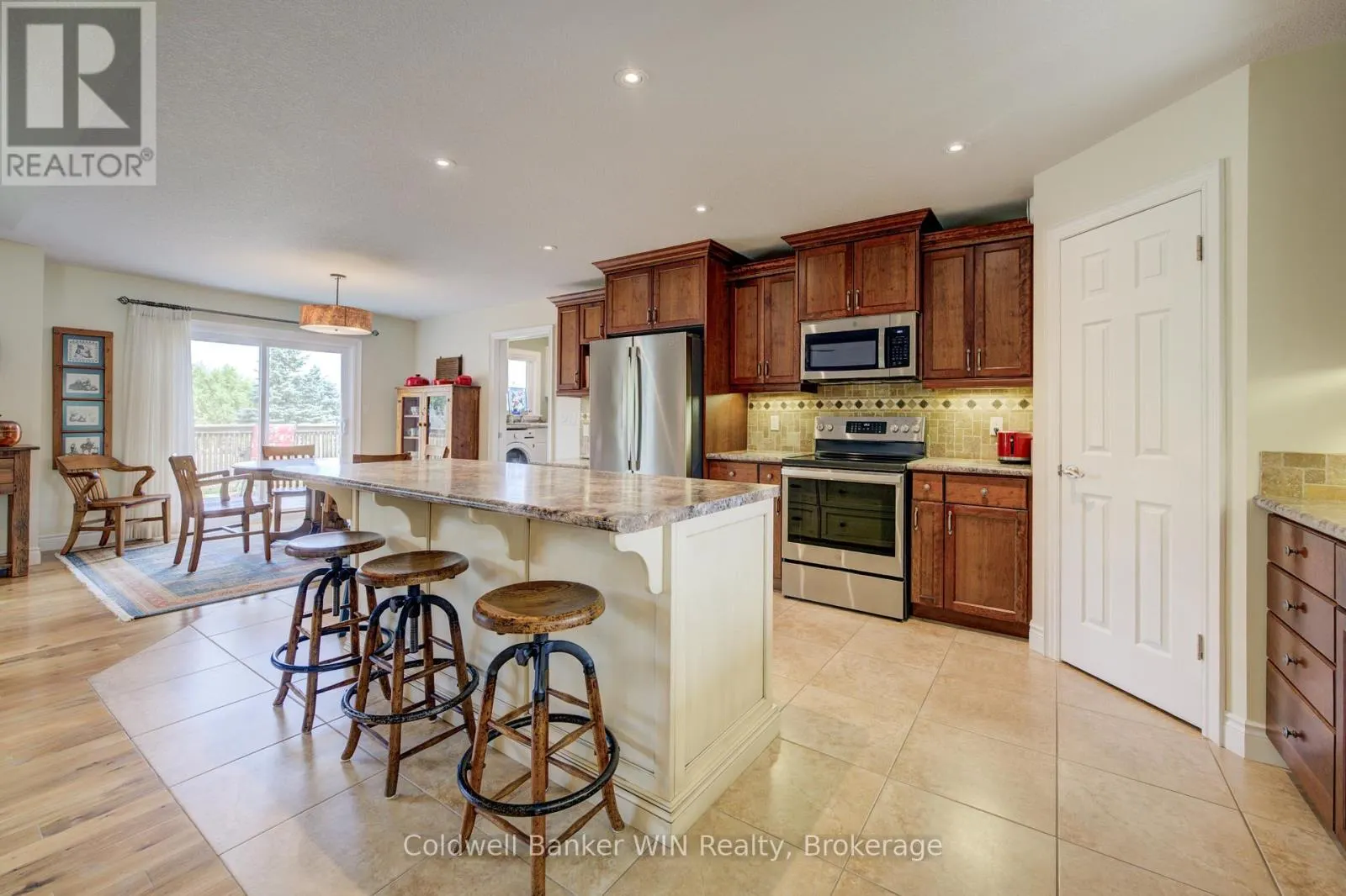 22 REGENCY DRIVE