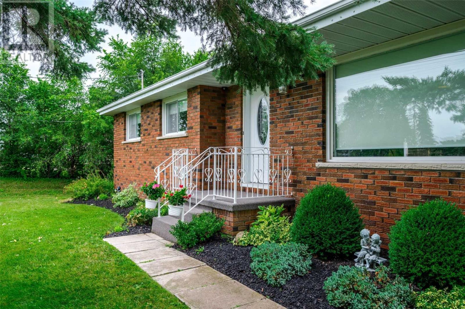 1879 KEENE RD, (MLS® 4258523) See this property for sale in