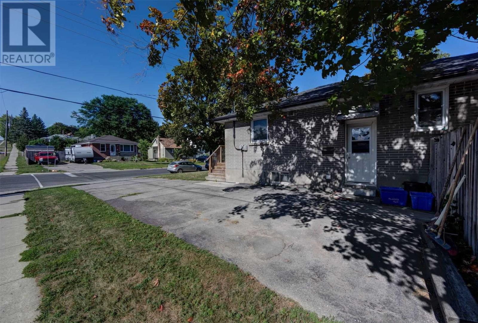 783 CHAMBERLAIN ST, (MLS® 4318185) See this property for sale in