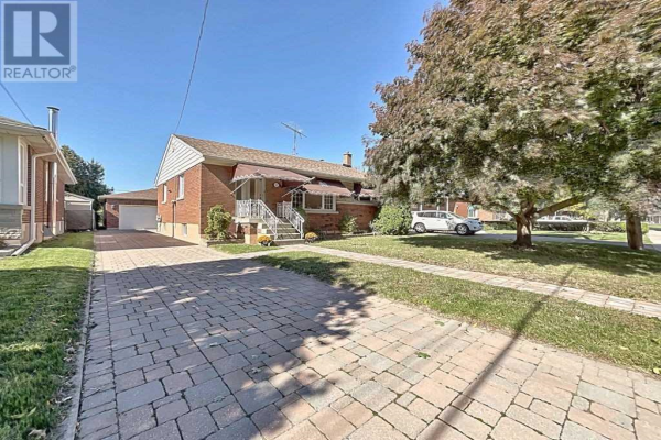 18 BRENTWOOD DR, Hamilton
