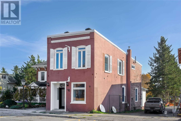 297 MAIN ST, Prince Edward County