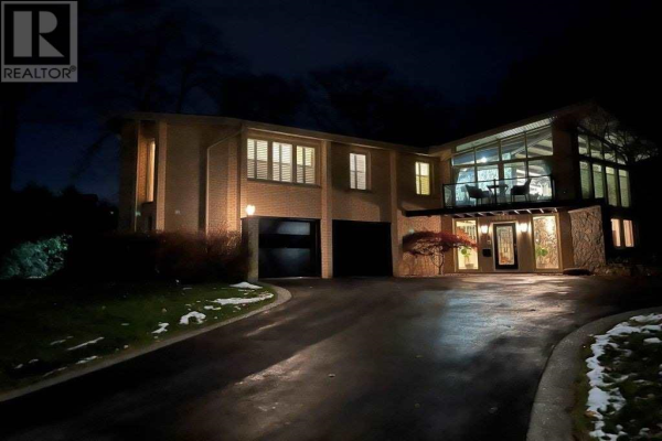 228 COUNTRY CLUB DR, Hamilton