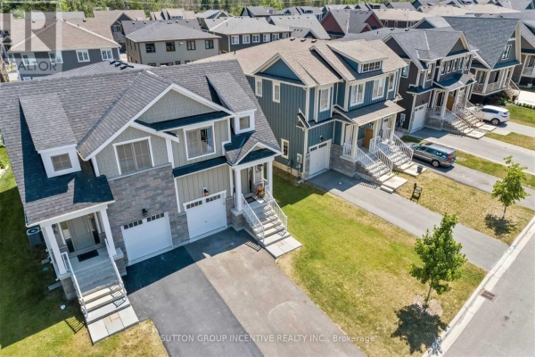 351 YELLOW BIRCH CRES, Blue Mountains