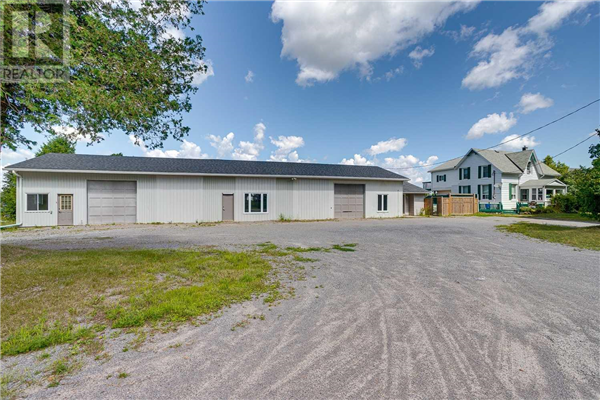 8744 MINIFIE RD, Hamilton Township