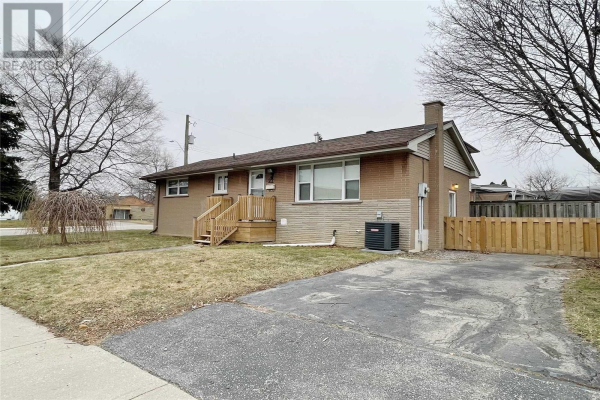 #UPPER -22 HALAM AVE, Hamilton