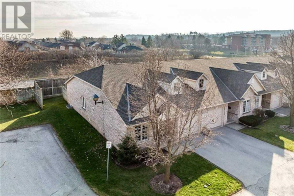#36 -303 CENTRAL AVE, Grimsby