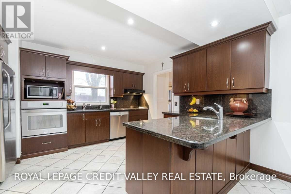 5 CRABAPPLE CRT, Brantford