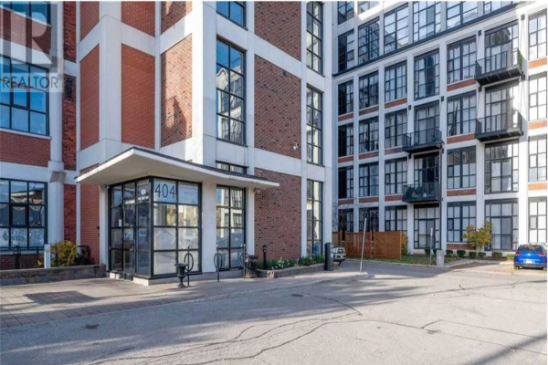#422 -404 KING ST W, Kitchener