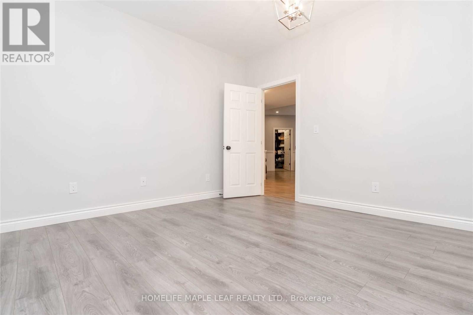 Listing X5877421 - Large Photo # 29