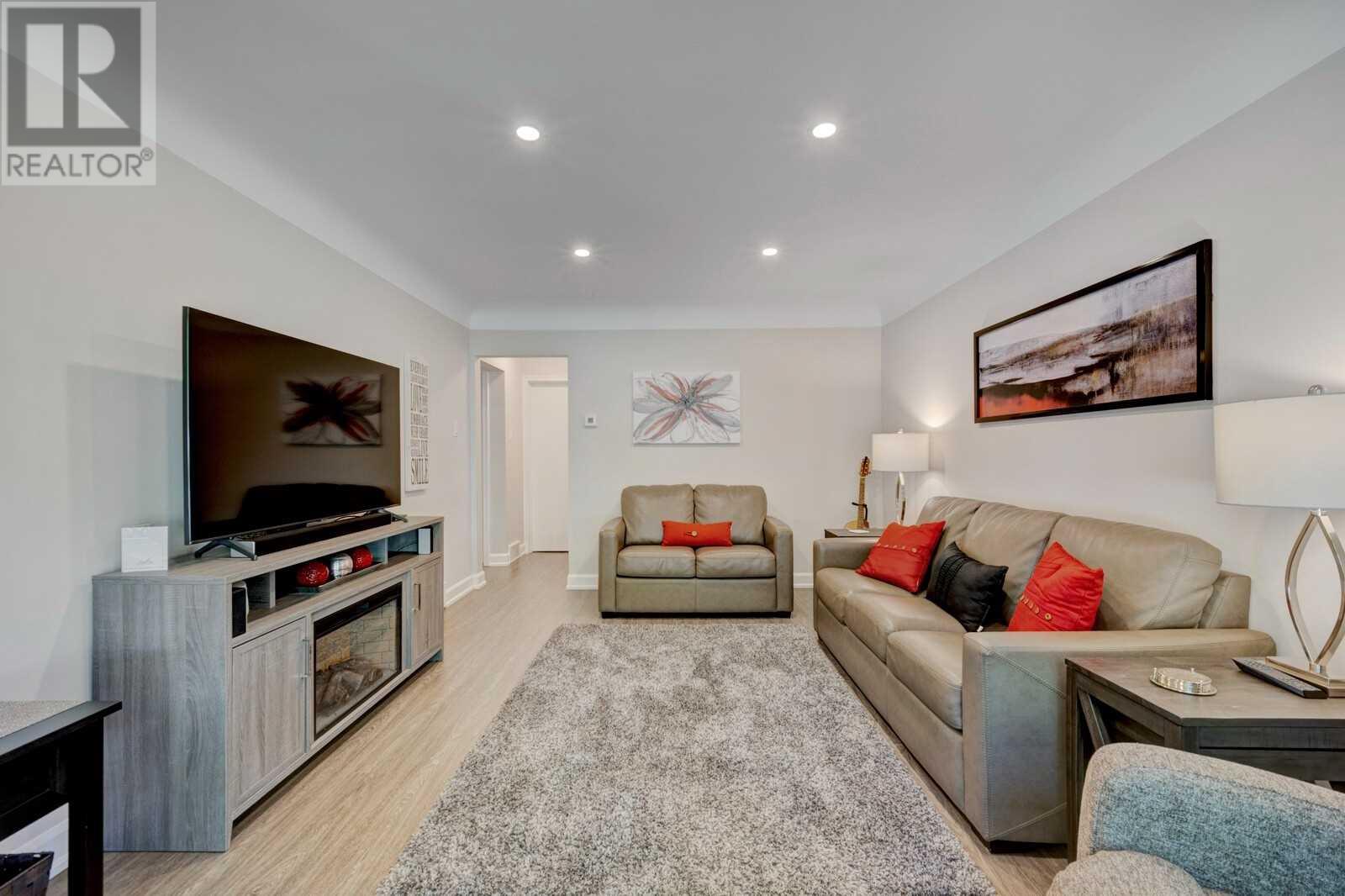 Listing X5881799 - Large Photo # 3
