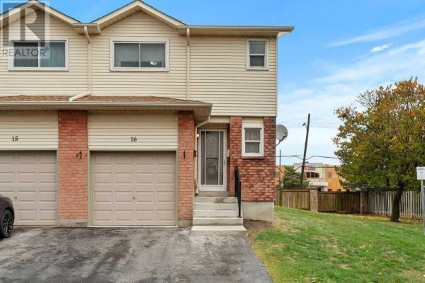 #16 -15 DERBY ST, Hamilton