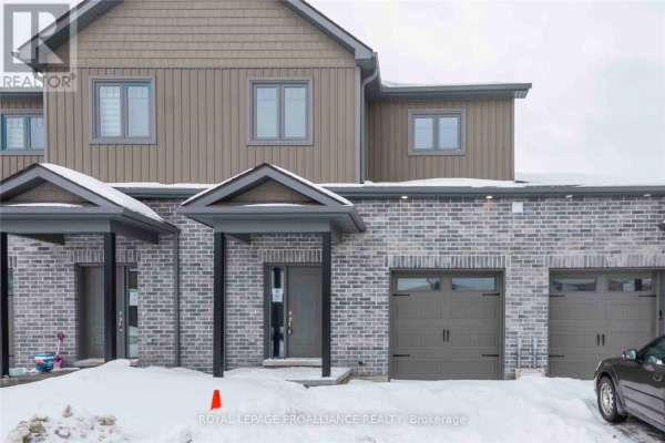 18 ALLEN ST, Prince Edward County