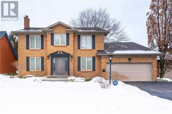 57 MCGREGOR CRES, Hamilton