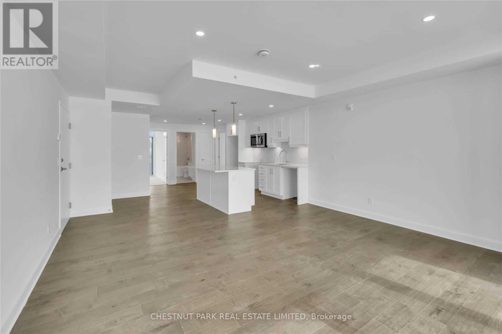 Listing X5901847 - Large Photo # 2