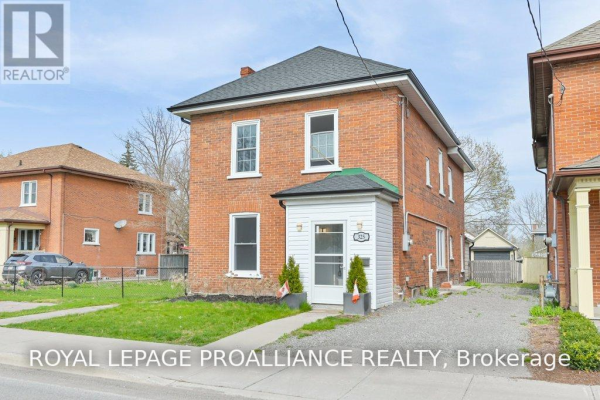 325 CHARLES ST, Belleville