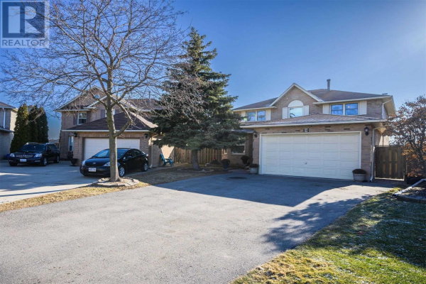 8 GALIC CRT, Hamilton
