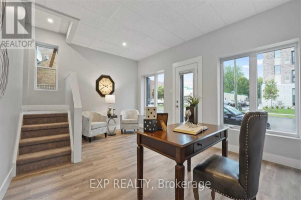 1046 DUNDAS ST, London