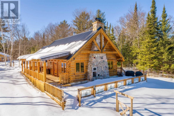 1075 LINKERT RD, Highlands East