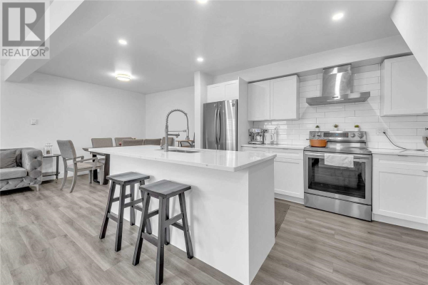 #6 -105 ANDOVER DR, London