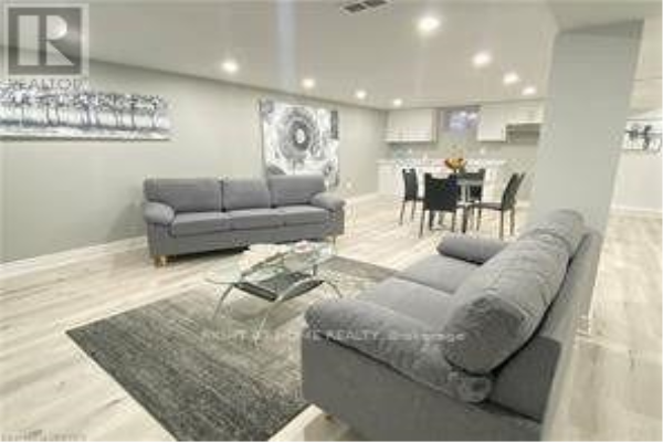 #BASEMEN -9 MEADOWVALE AVE, Hamilton