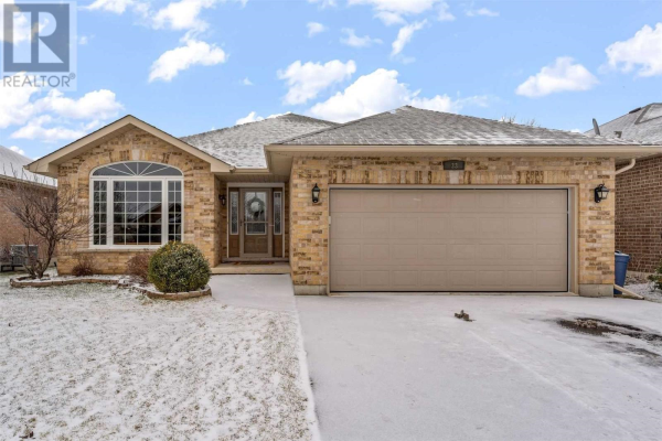 33 ESSEX DR, Belleville