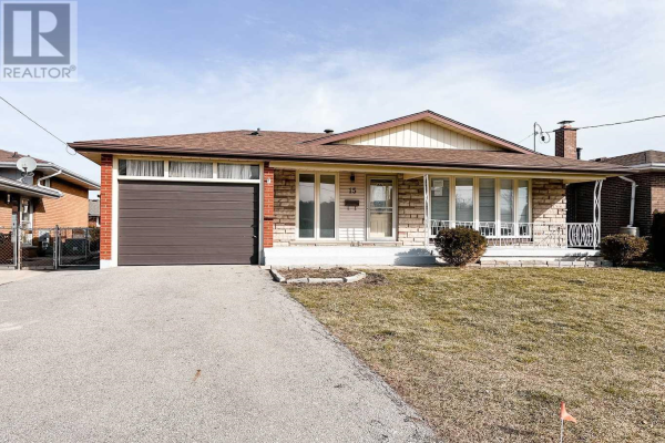15 CALVERT AVE, Hamilton
