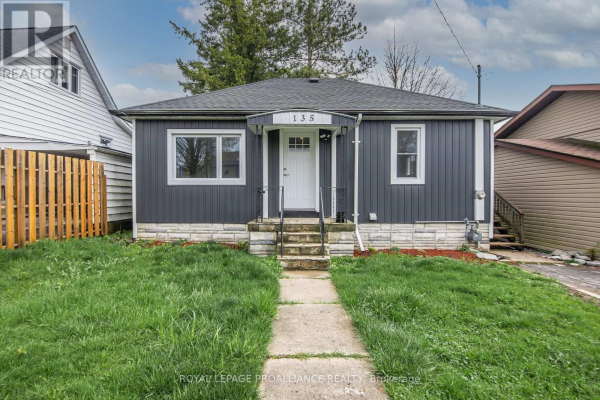135 MOWAT AVE, Kingston