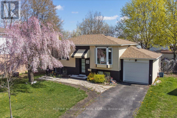 7 NORMANDY PL N, Brantford