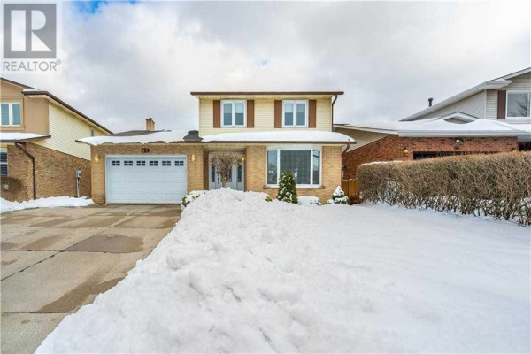 40 PINEWARBLER DR, Hamilton