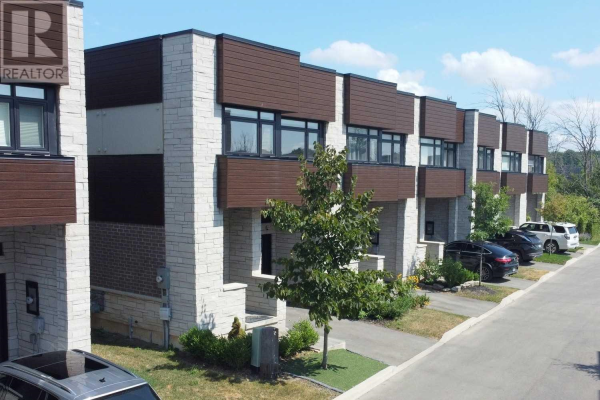 #16 -35 MIDHURST HTS, Hamilton