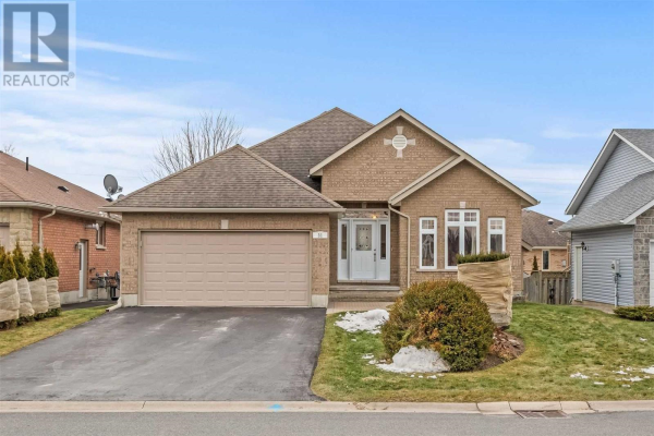 31 DEERFIELD DR, Brighton