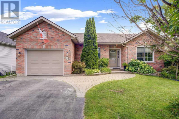 39 APPLEWOOD DR, Brighton