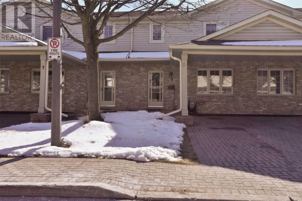 #9 -9 WENTWORTH DR, Grimsby