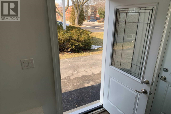 8 RONALDSHAY AVE, Hamilton