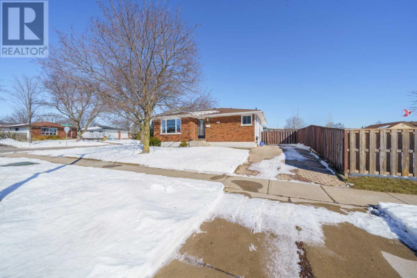 5 REDBURY ST, Hamilton
