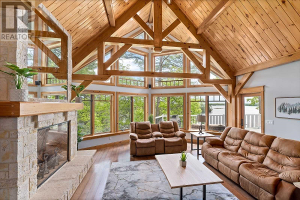 1634 NORTHEYS BAY RD, North Kawartha
