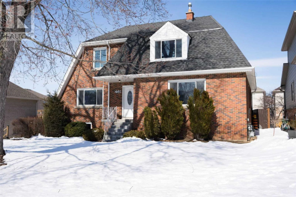 250 HIGHLAND RD W, Hamilton