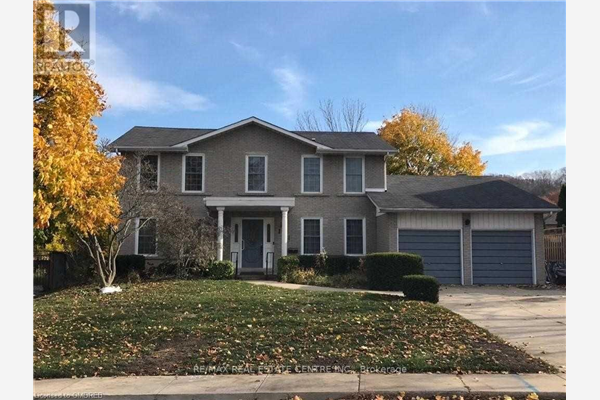 141 COUNTRY CLUB DR, Hamilton