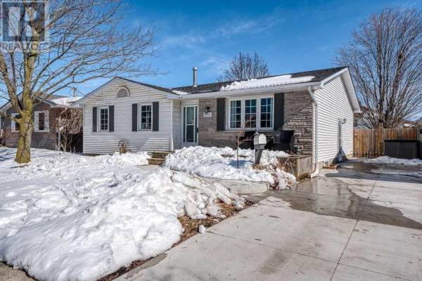 502 LANSDOWNE AVE, Woodstock