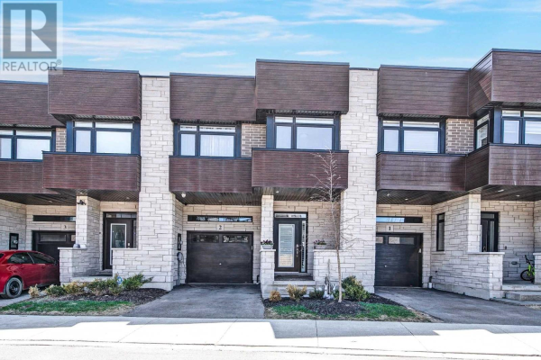 #2 -35 MIDHURST HTS, Hamilton