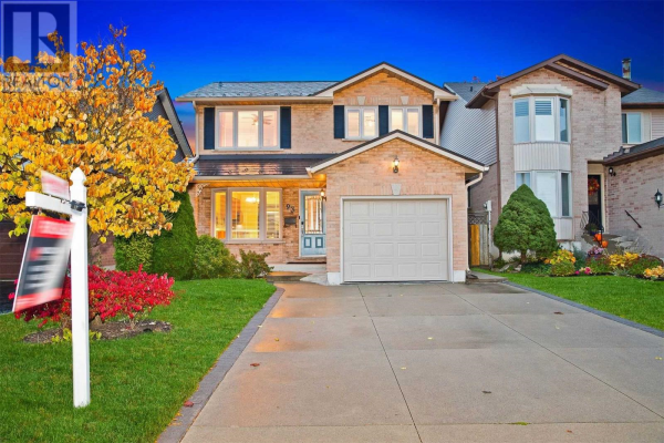 93 CHARING DR, Hamilton