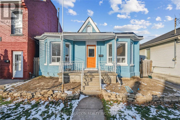 137 EMERALD ST, Hamilton